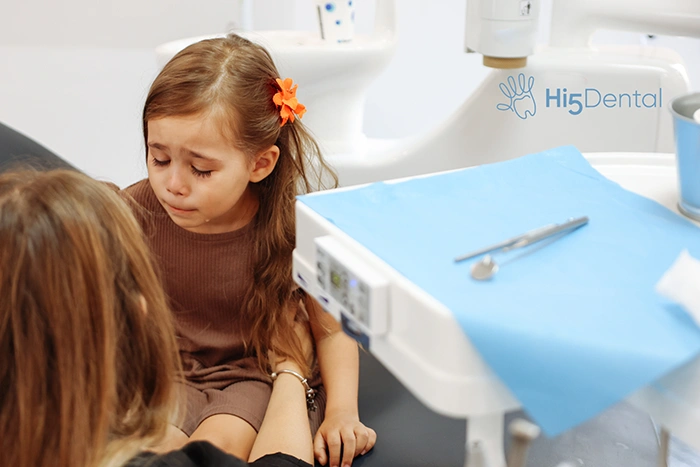 Co zrobić, gdy dziecko nie pozwala leczyć zębów?